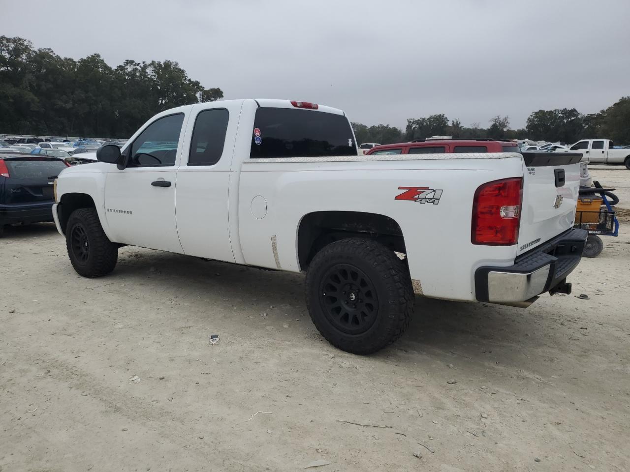 2008 Chevrolet Silverado - Image 2