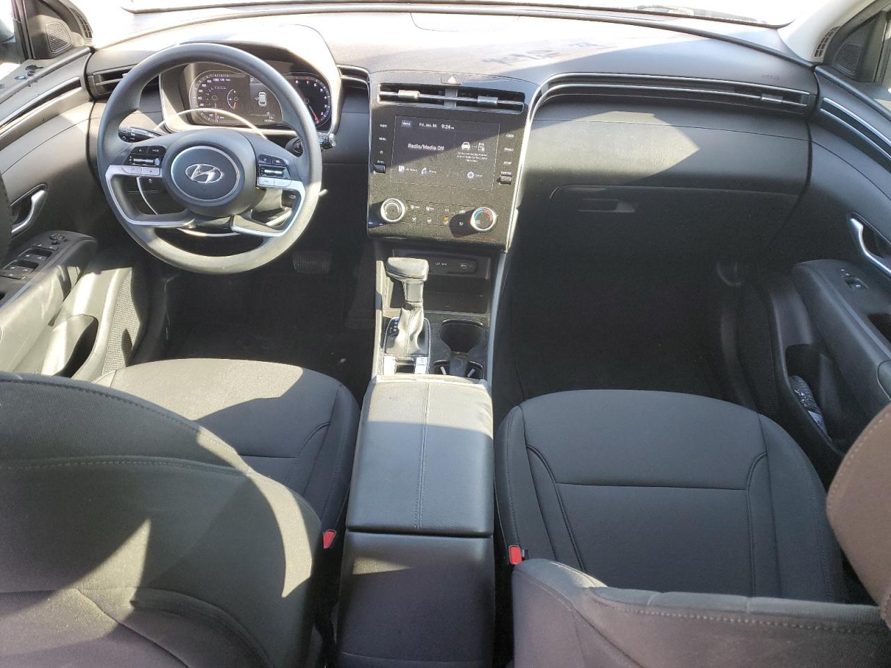 2022 Hyundai Tucson - Image 8