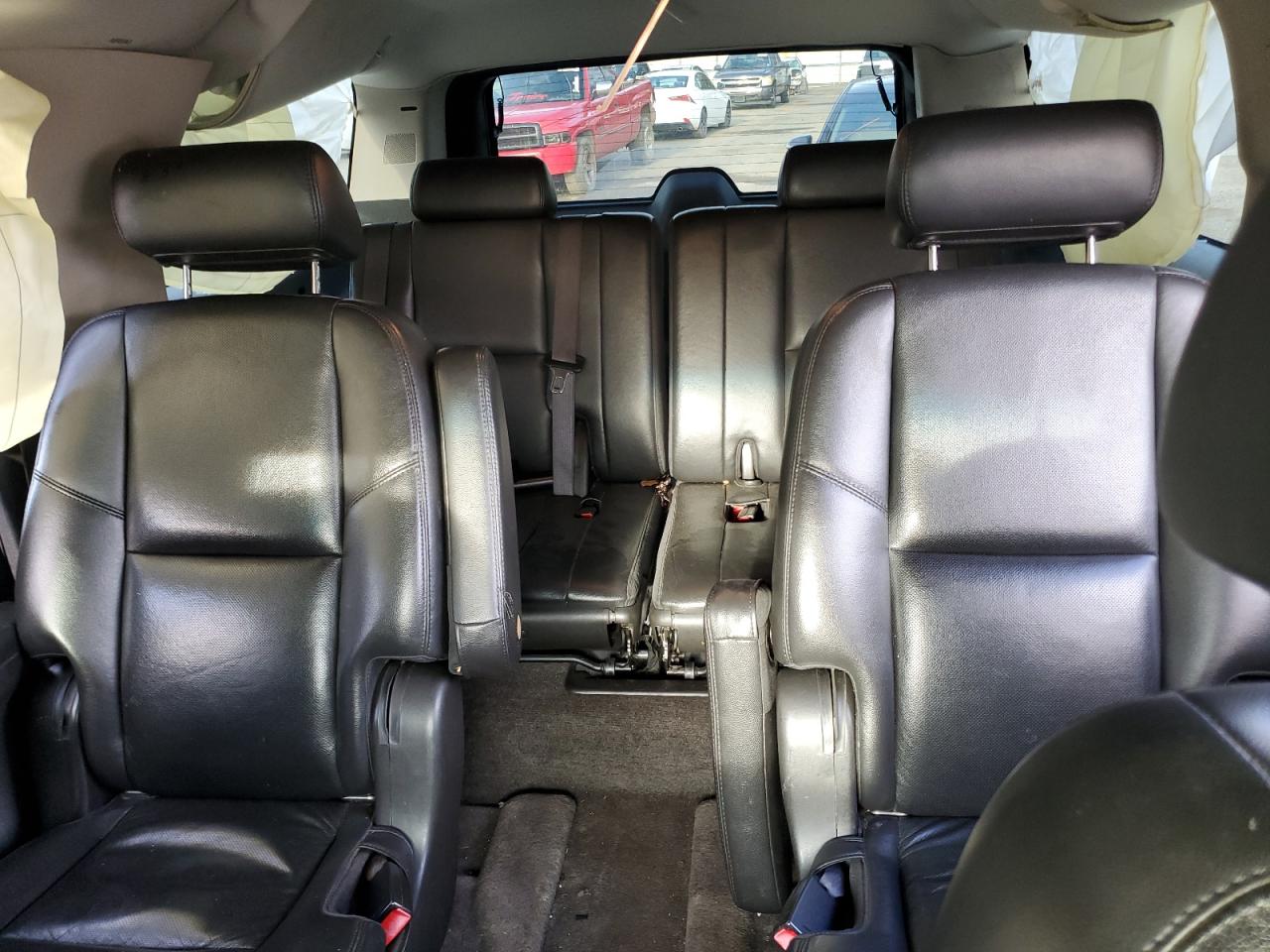 2009 Chevrolet Suburban - Image 10