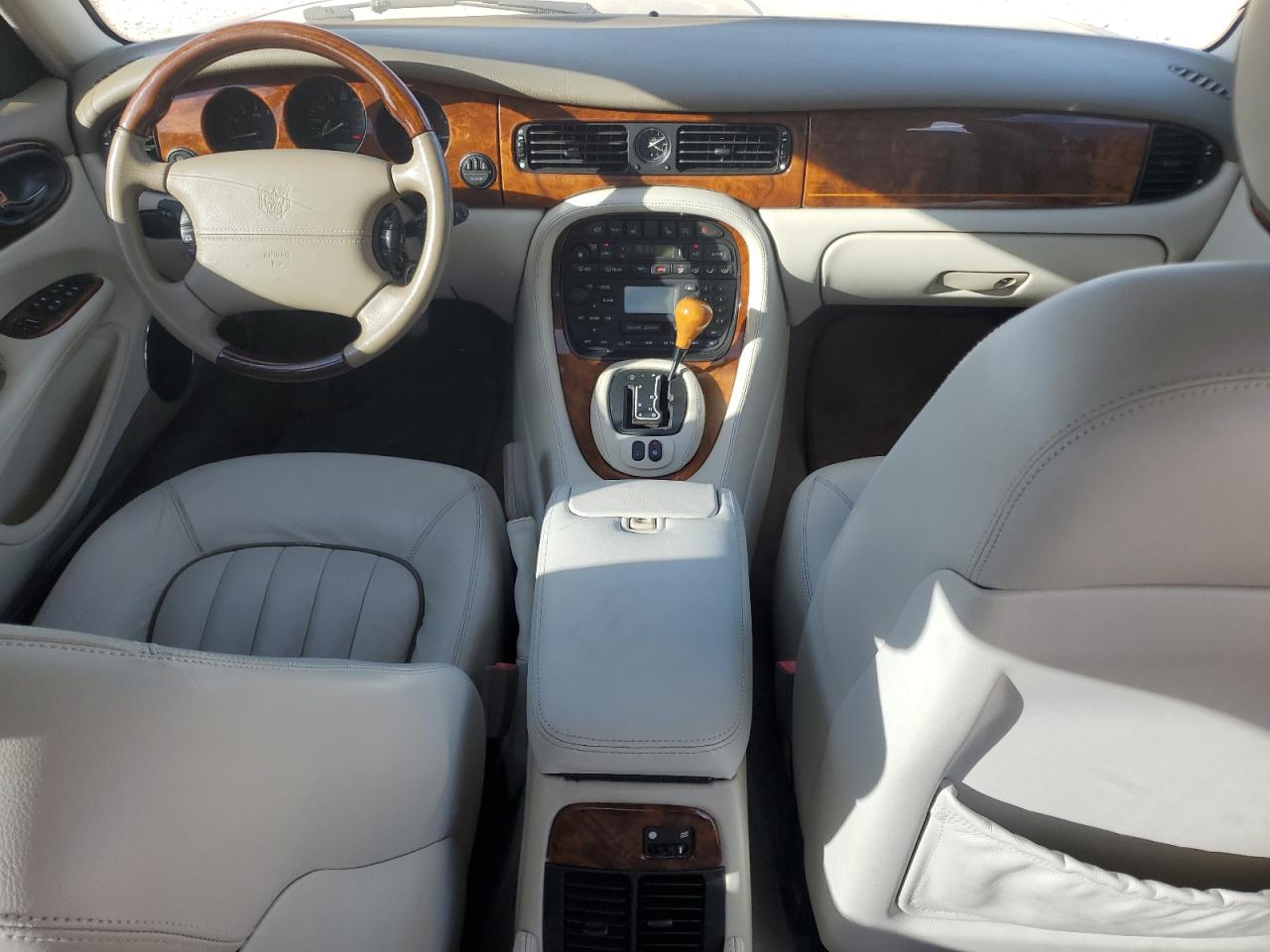 2003 Jaguar XJ - Image 8