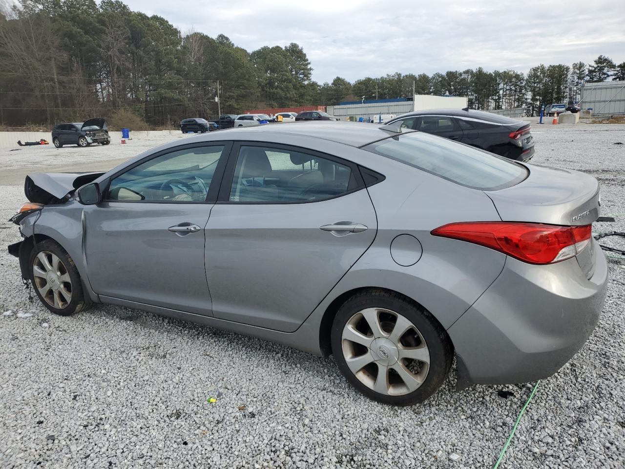 2013 Hyundai Elantra - Image 2