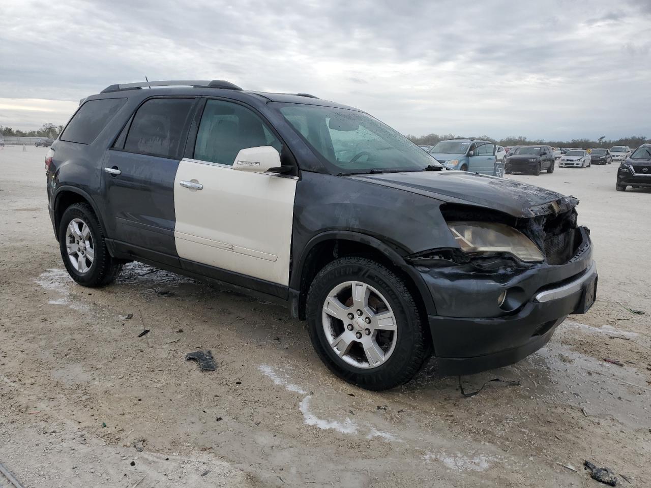 2011 GMC Acadia - Image 4
