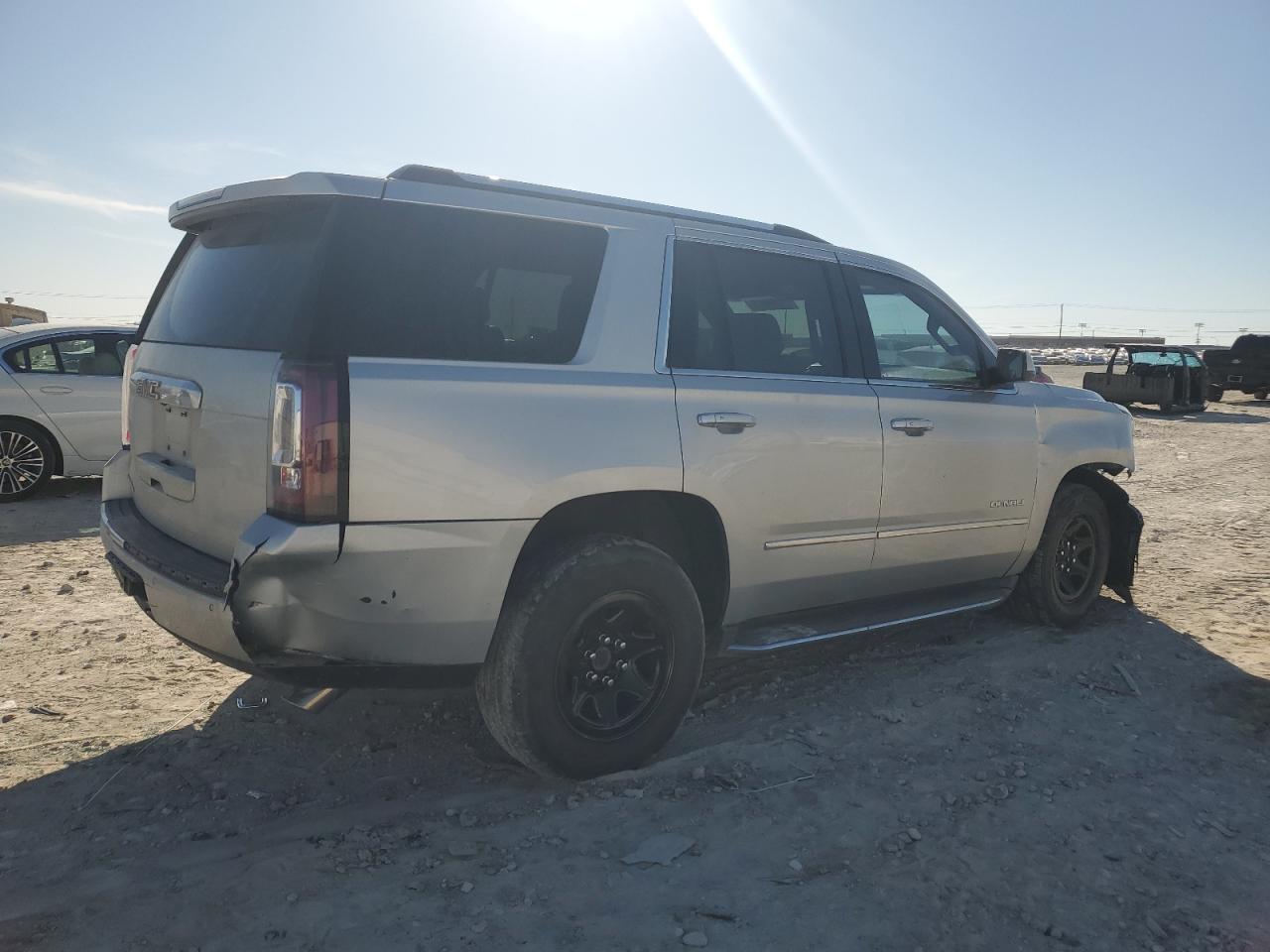 2016 GMC Yukon - Image 3