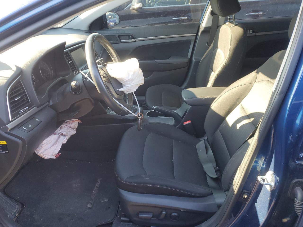 2017 Hyundai Elantra - Image 7
