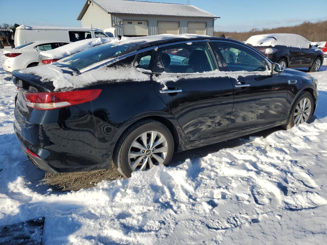 VIN 5XXGT4L37HG138745 2017 KIA OPTIMA no.3