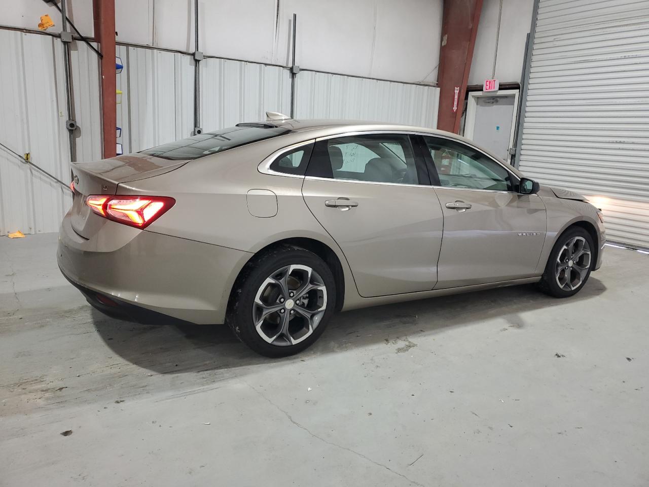 2022 Chevrolet Malibu - Image 3