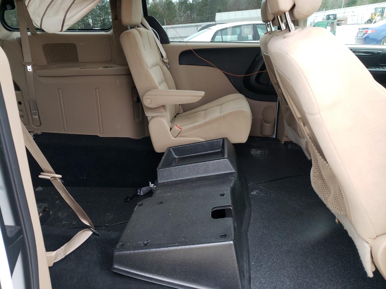 2014 Dodge Caravan - Image 12