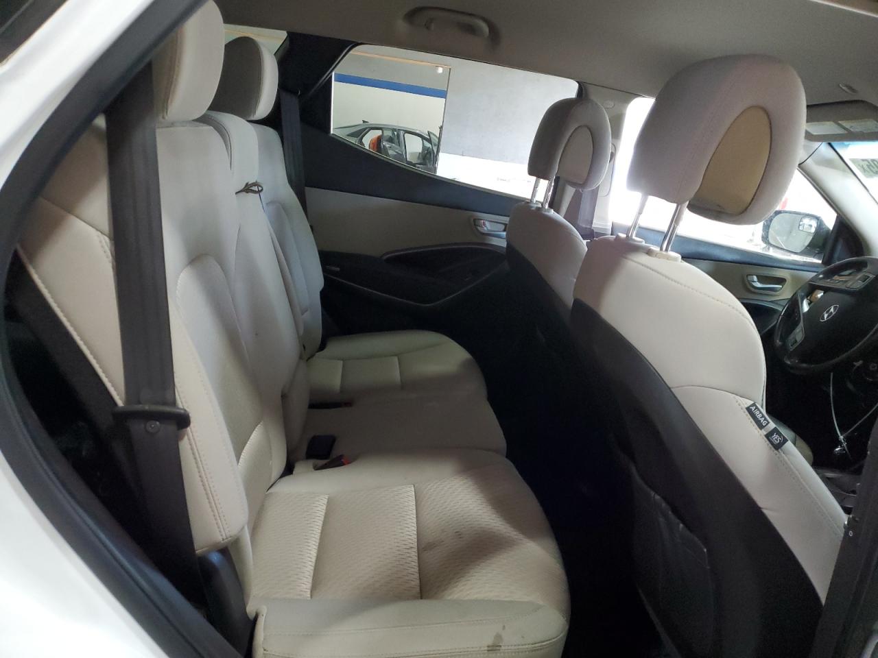 2013 Hyundai Santa Fe - Image 11