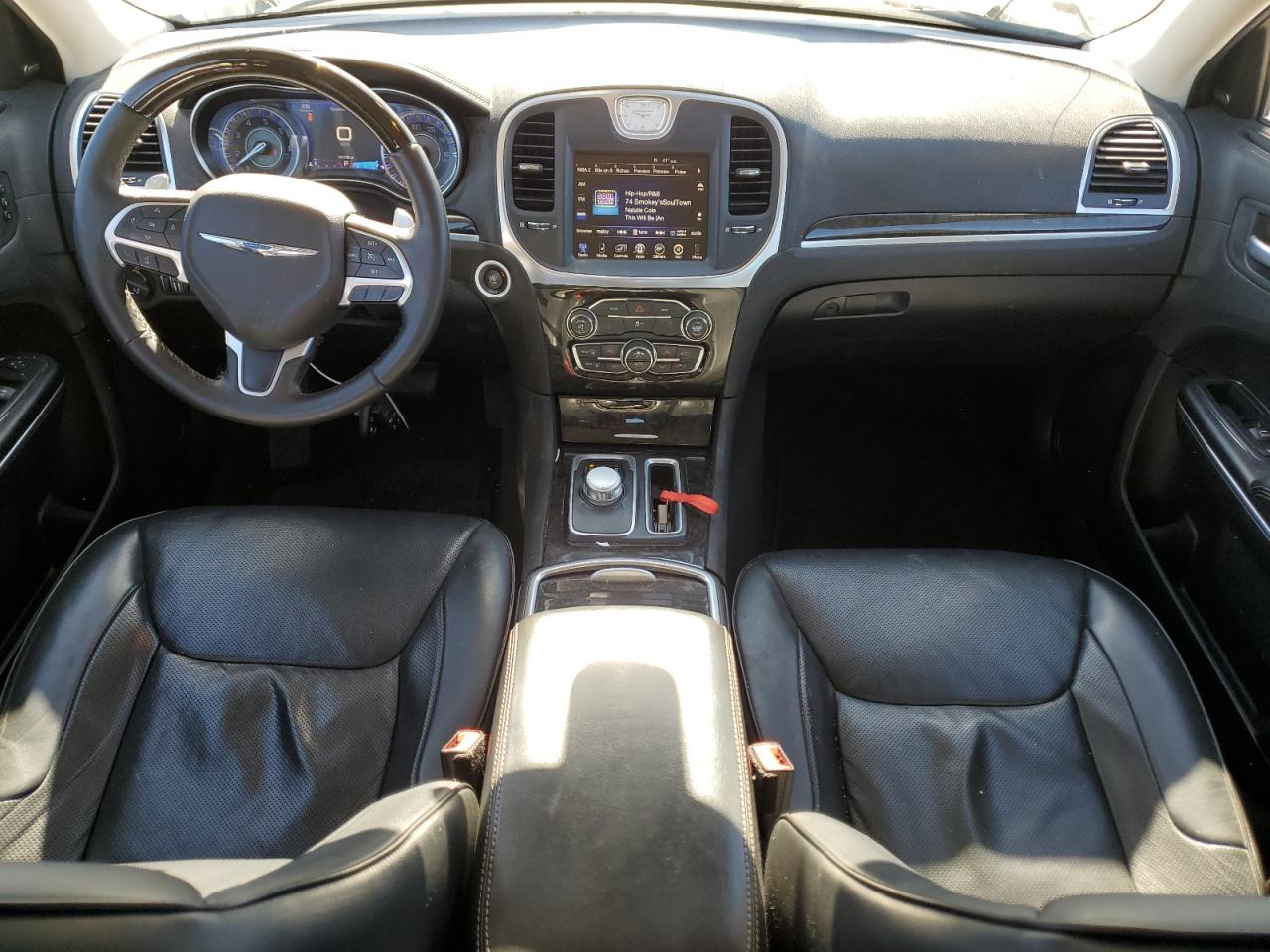 2016 Chrysler 300 - Image 8