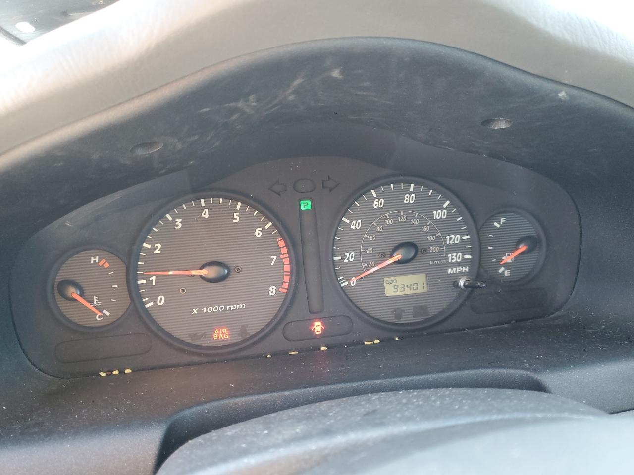 2004 Hyundai Santa Fe - Image 9