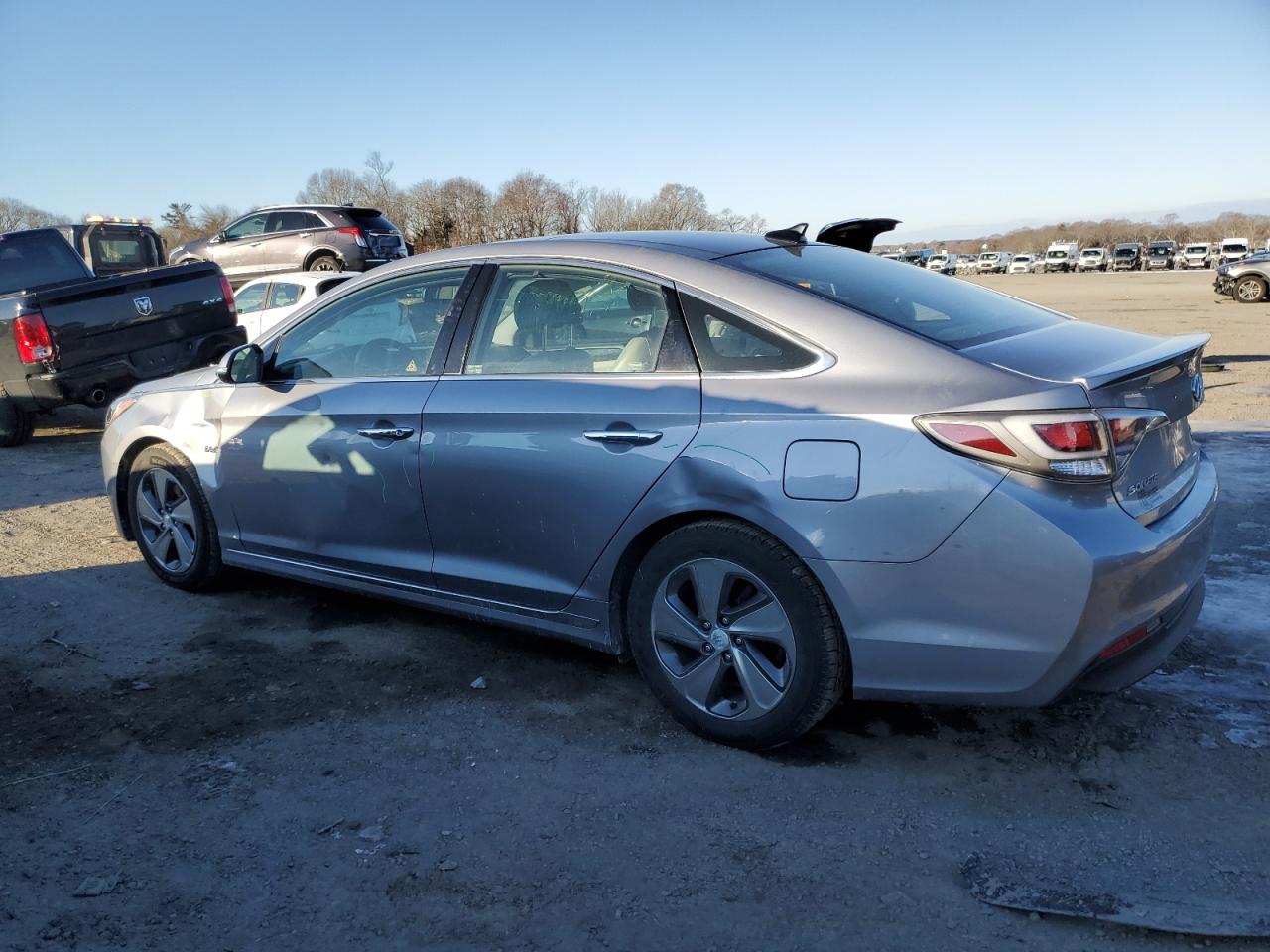 2016 Hyundai Sonata - Image 2