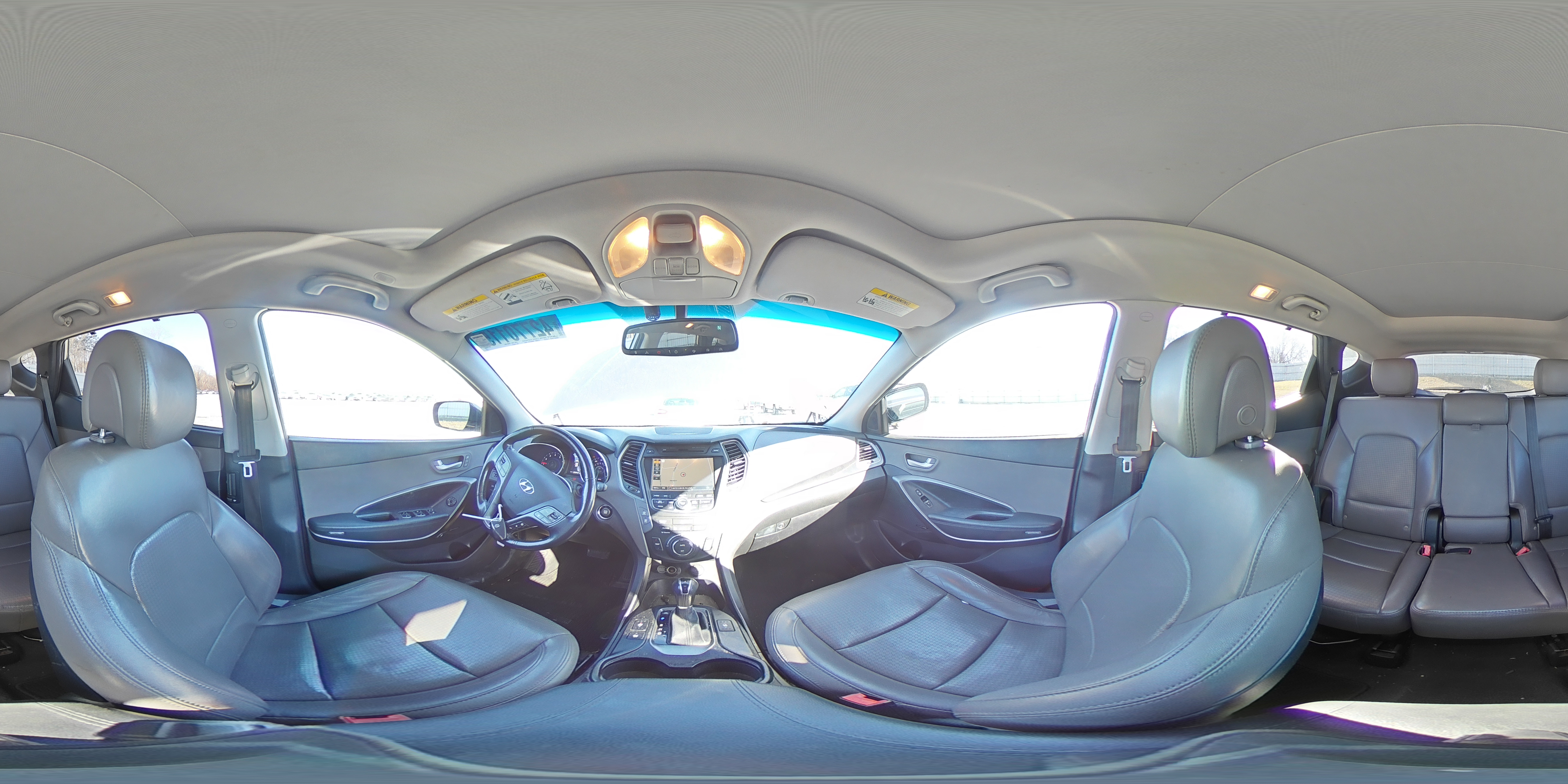 2014 Hyundai Santa Fe - Image 13
