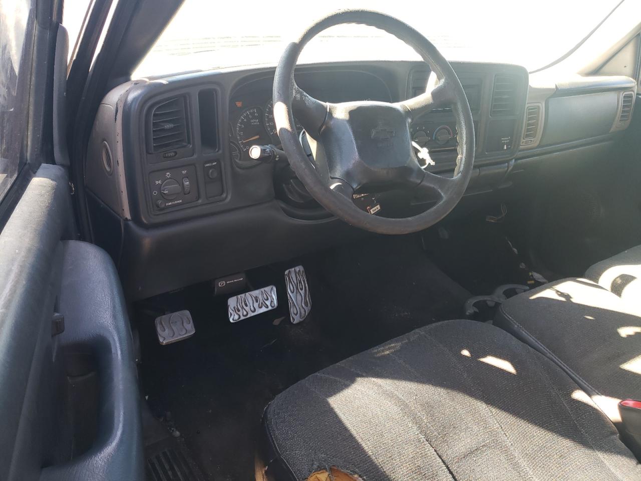 2001 Chevrolet Silverado - Image 8