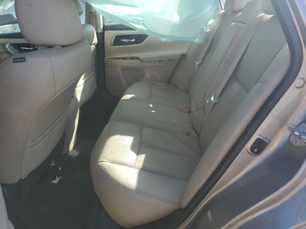 2015 Nissan Altima - Image 10