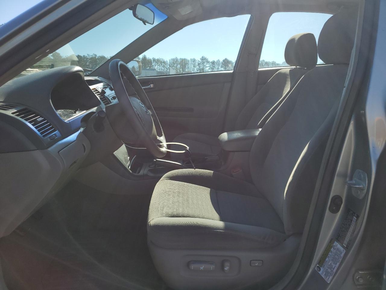 2005 Toyota Camry - Image 7