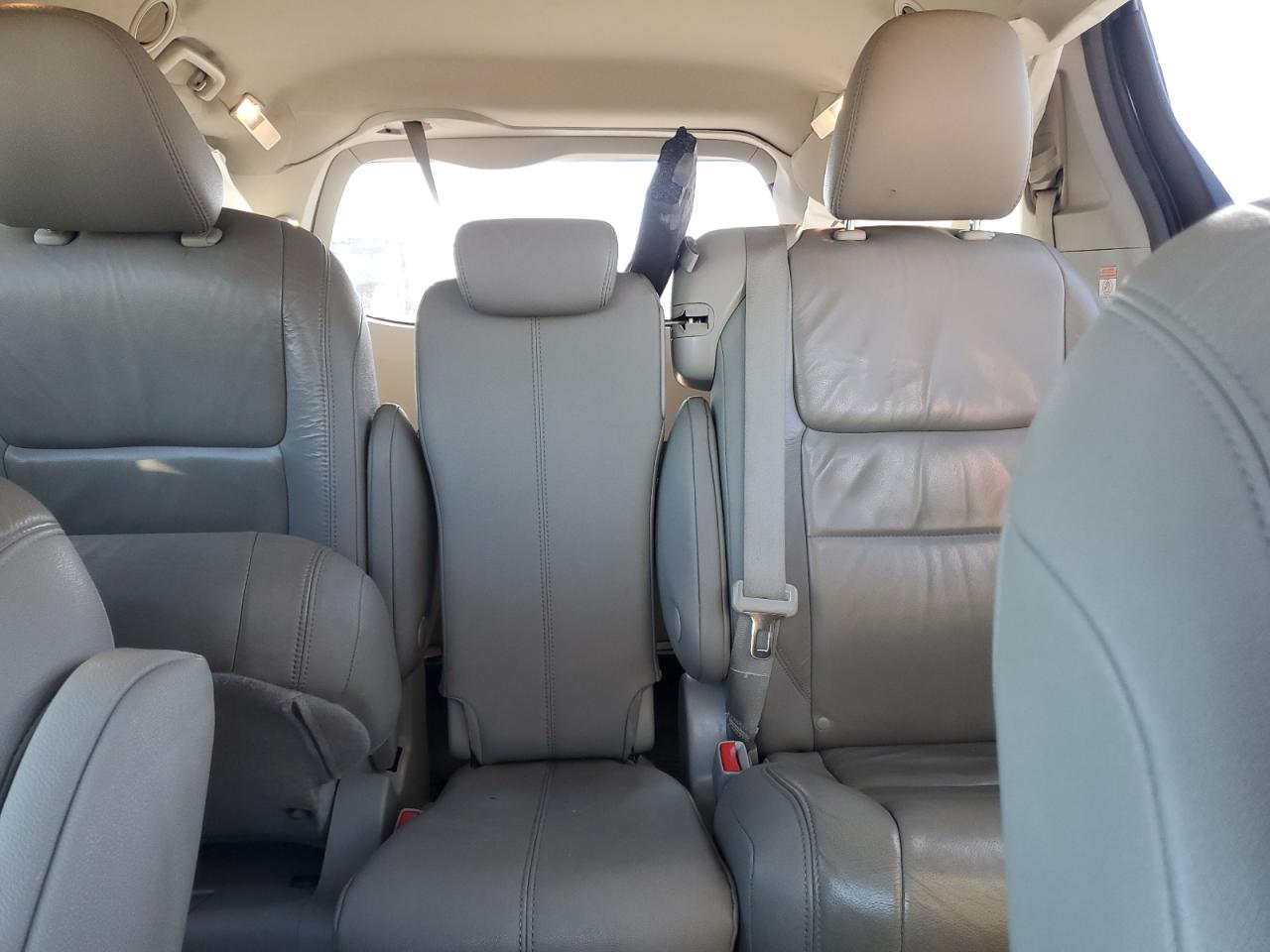 2018 Toyota Sienna - Image 10