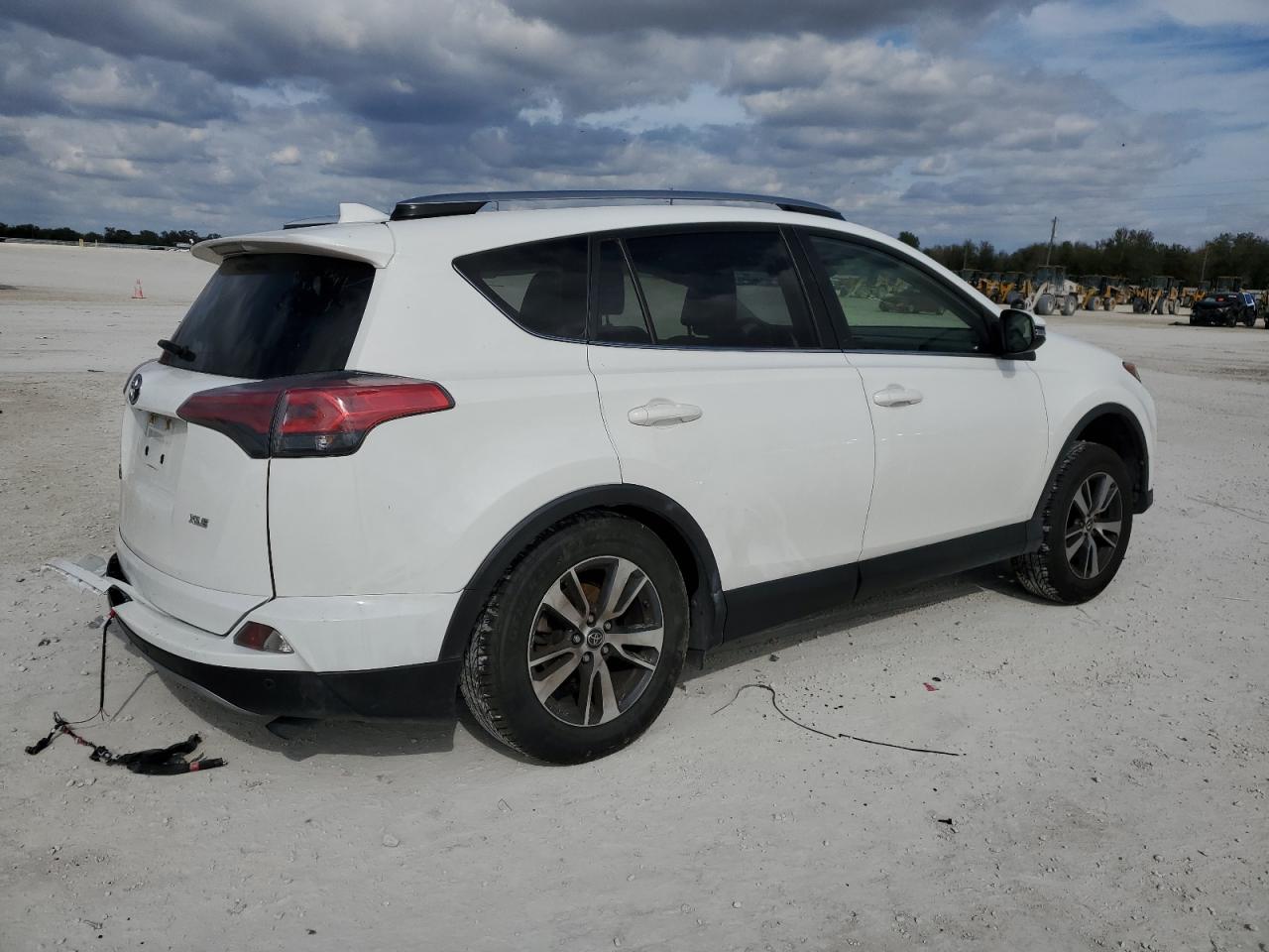 2017 Toyota RAV 4 - Image 3