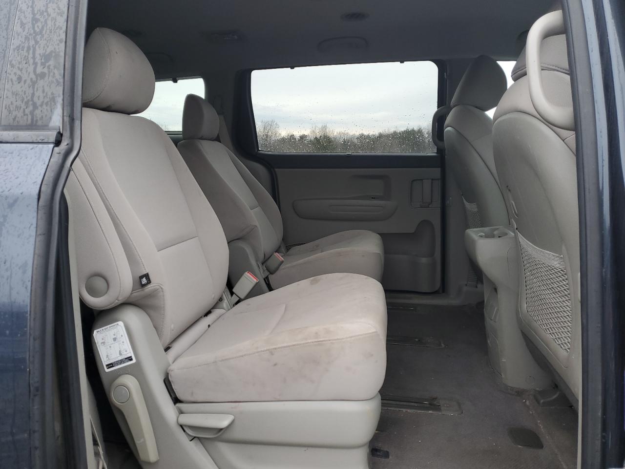 2015 Kia Sedona - Image 11
