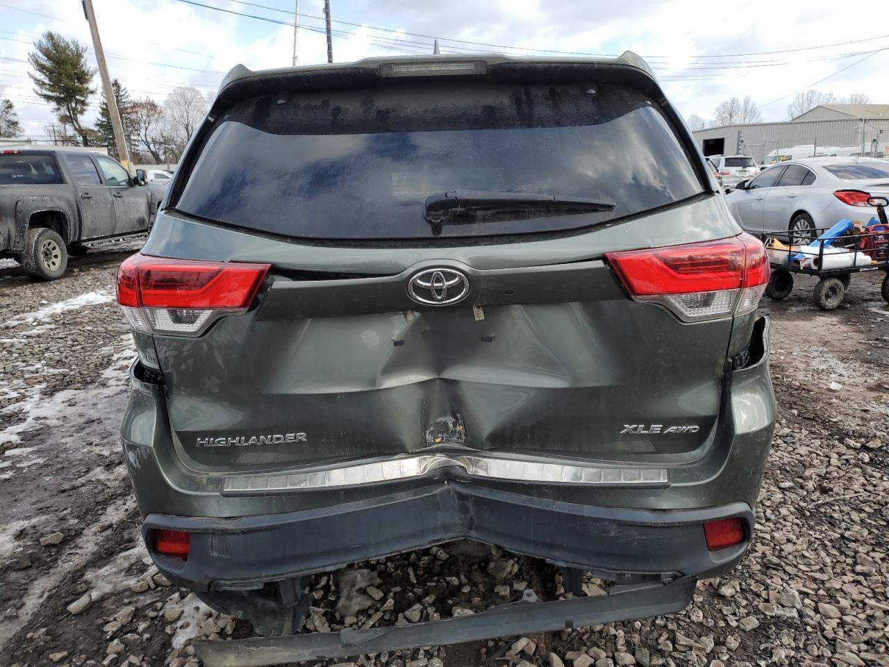 2019 Toyota Highlander - Image 6