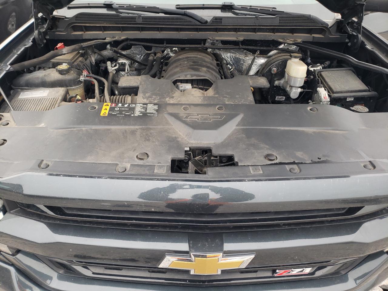 2018 Chevrolet Silverado - Image 11