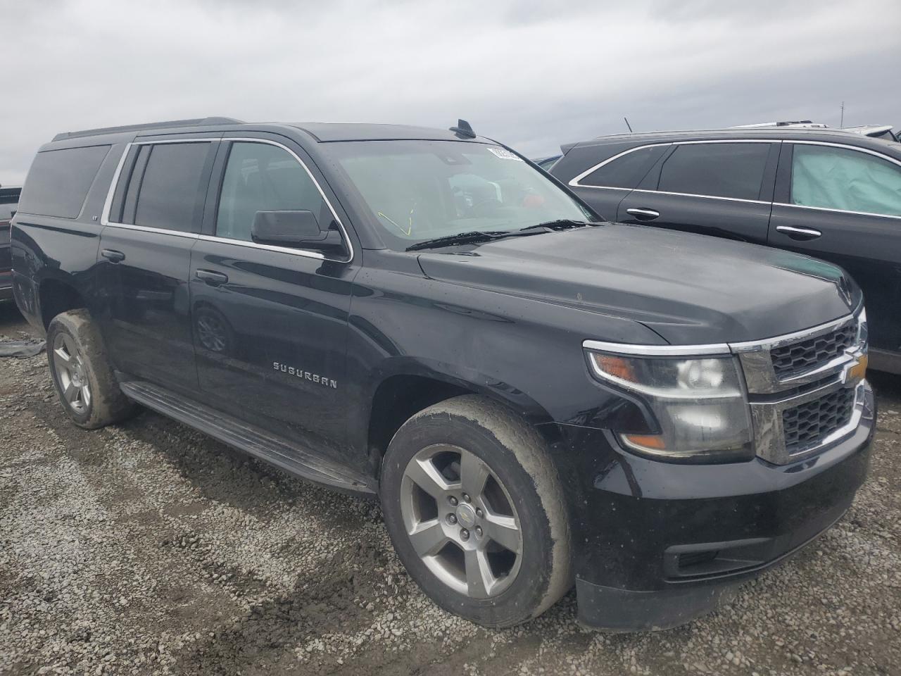 2017 Chevrolet Suburban - Image 4