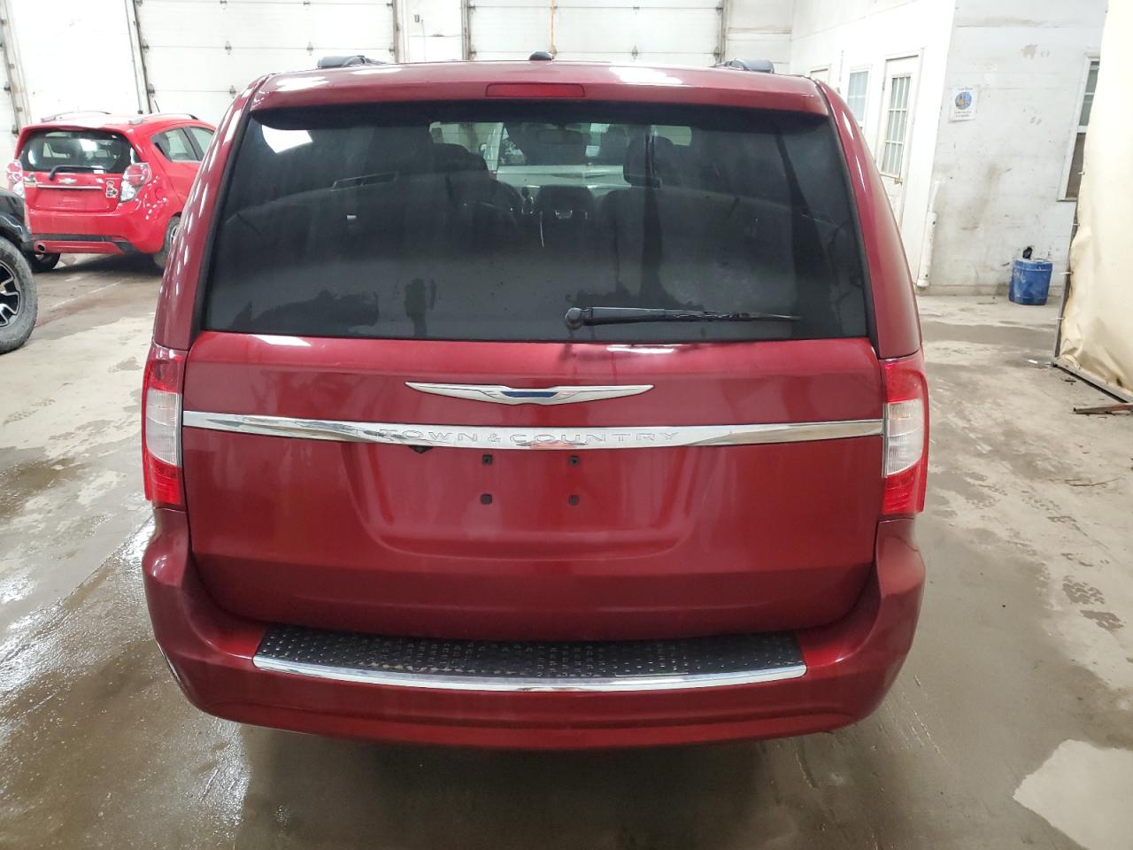 2013 Chrysler Town & Country - Image 6