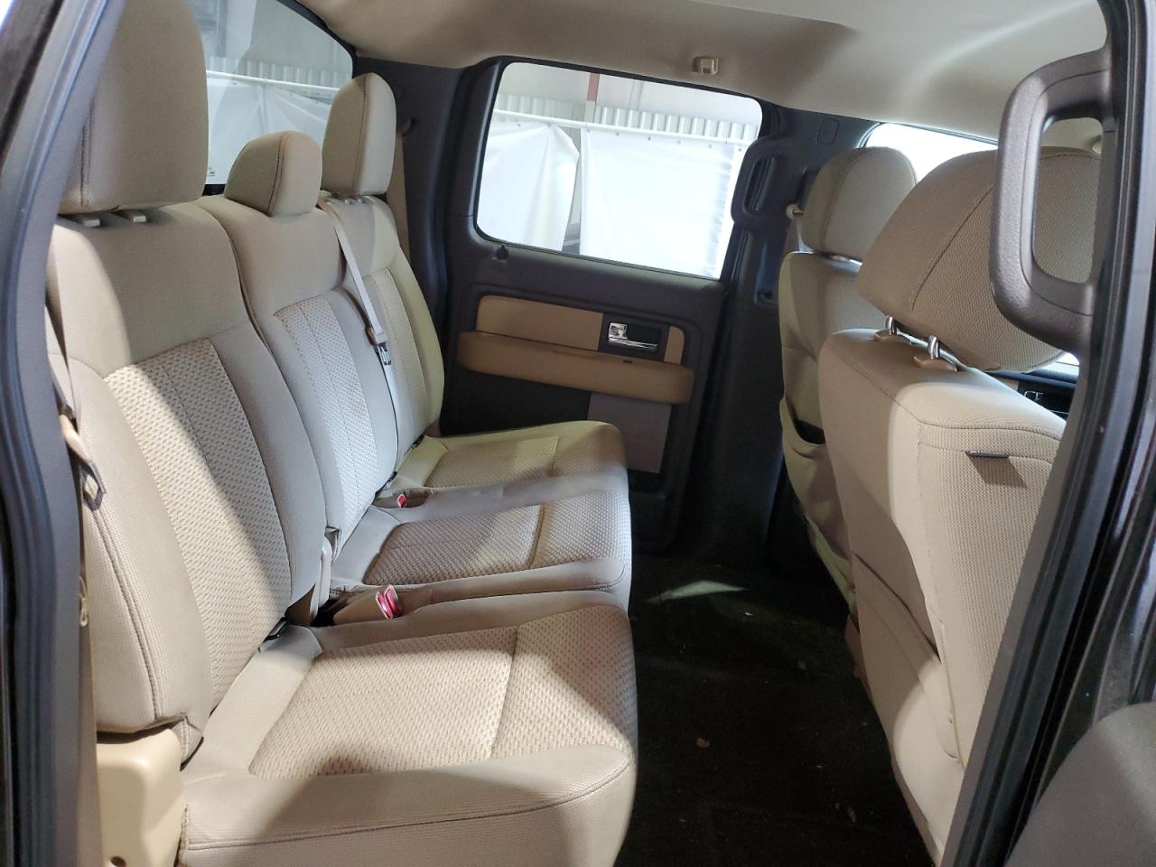 2013 Ford F-150 - Image 10