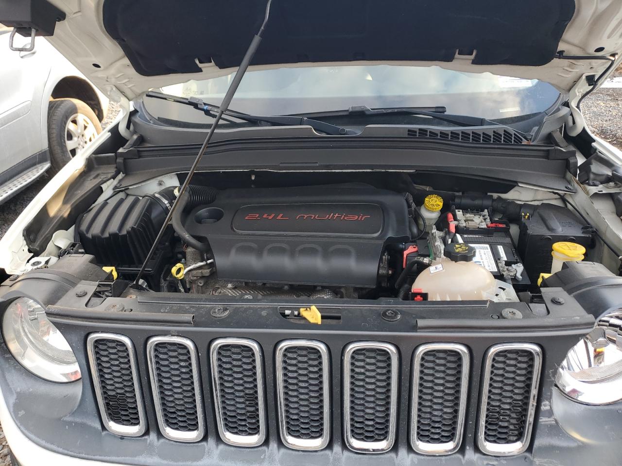 2016 Jeep Renegade - Image 12