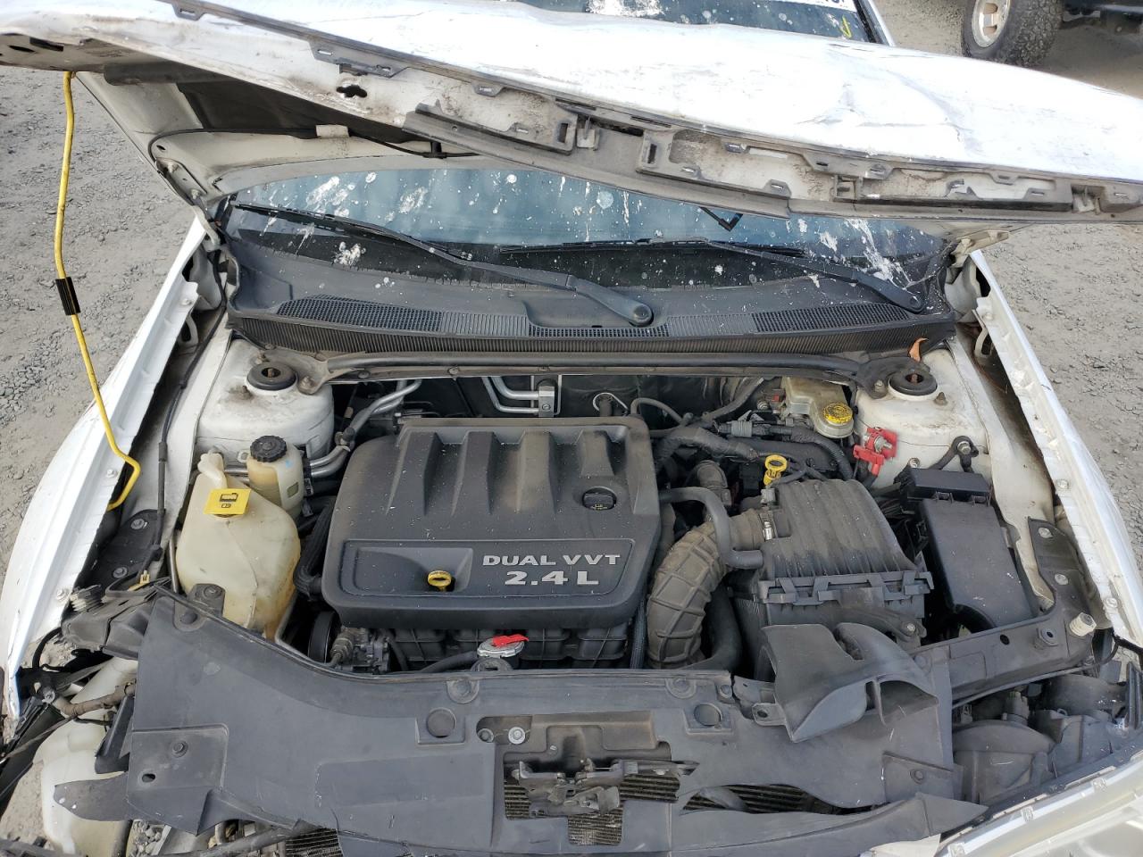 2011 Chrysler 200 - Image 11