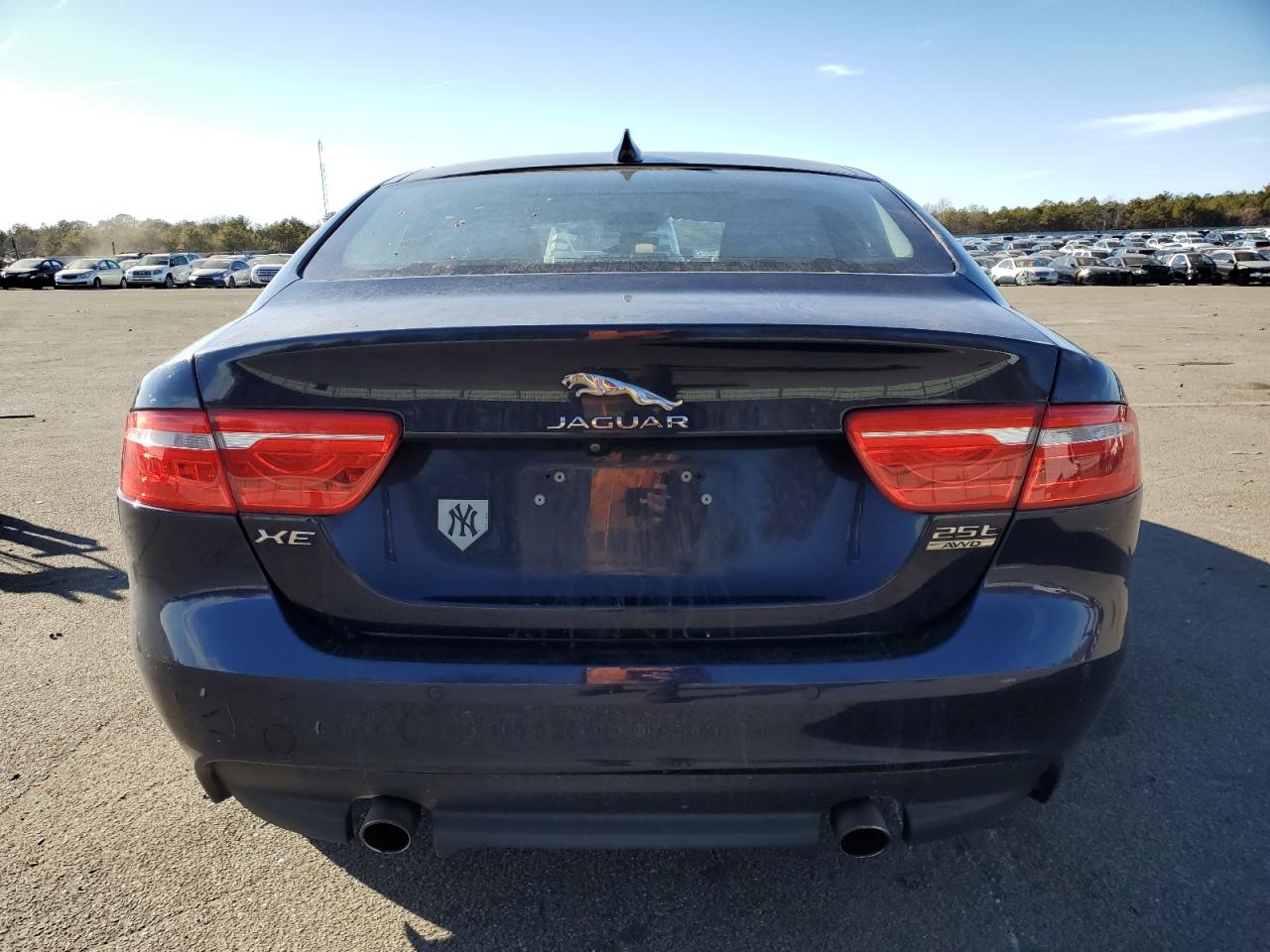 2019 Jaguar XE - Image 6