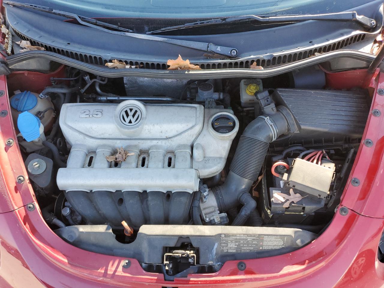 2010 Volkswagen Beetle - Image 11