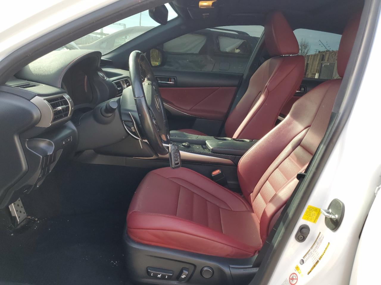 2016 Lexus IS - Image 7