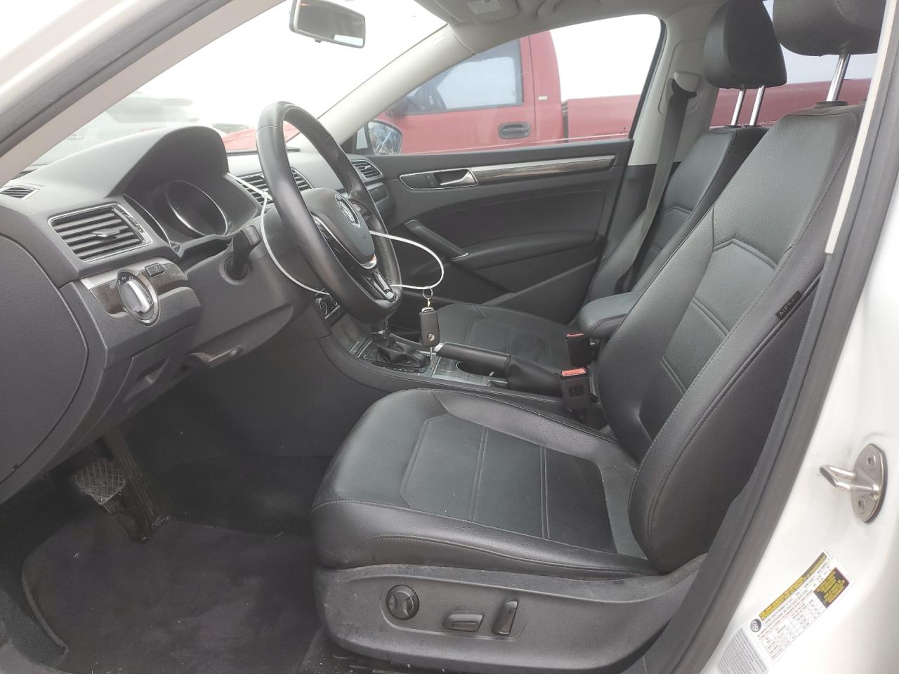 2018 Volkswagen Passat - Image 7
