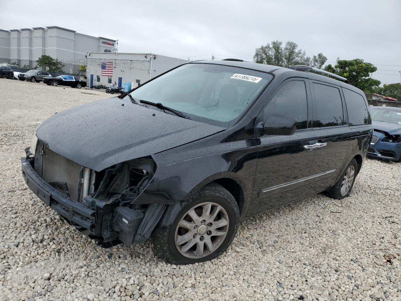 2010 Kia Sedona - Image 1