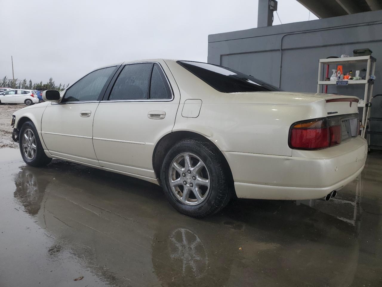 2003 Cadillac Seville - Image 2