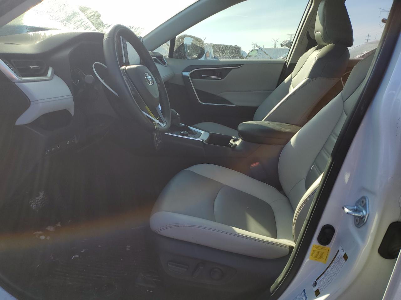 2022 Toyota RAV 4 - Image 7