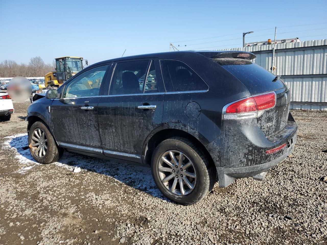2011 Lincoln MKX - Image 2
