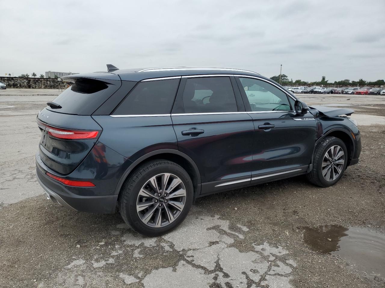 2022 Lincoln Corsair - Image 3