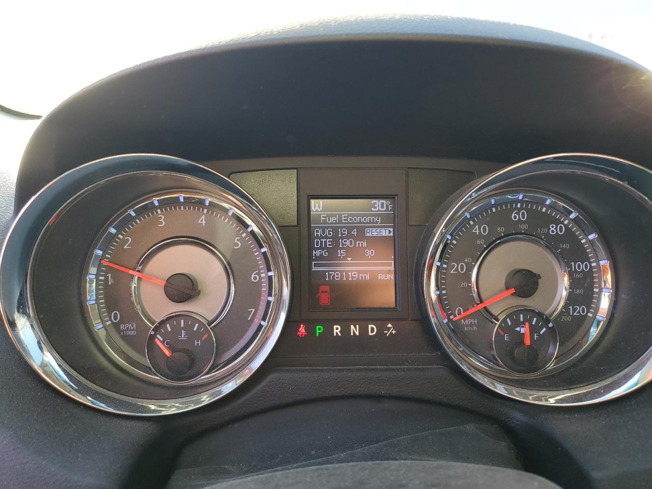 2013 Chrysler Town & Country - Image 9