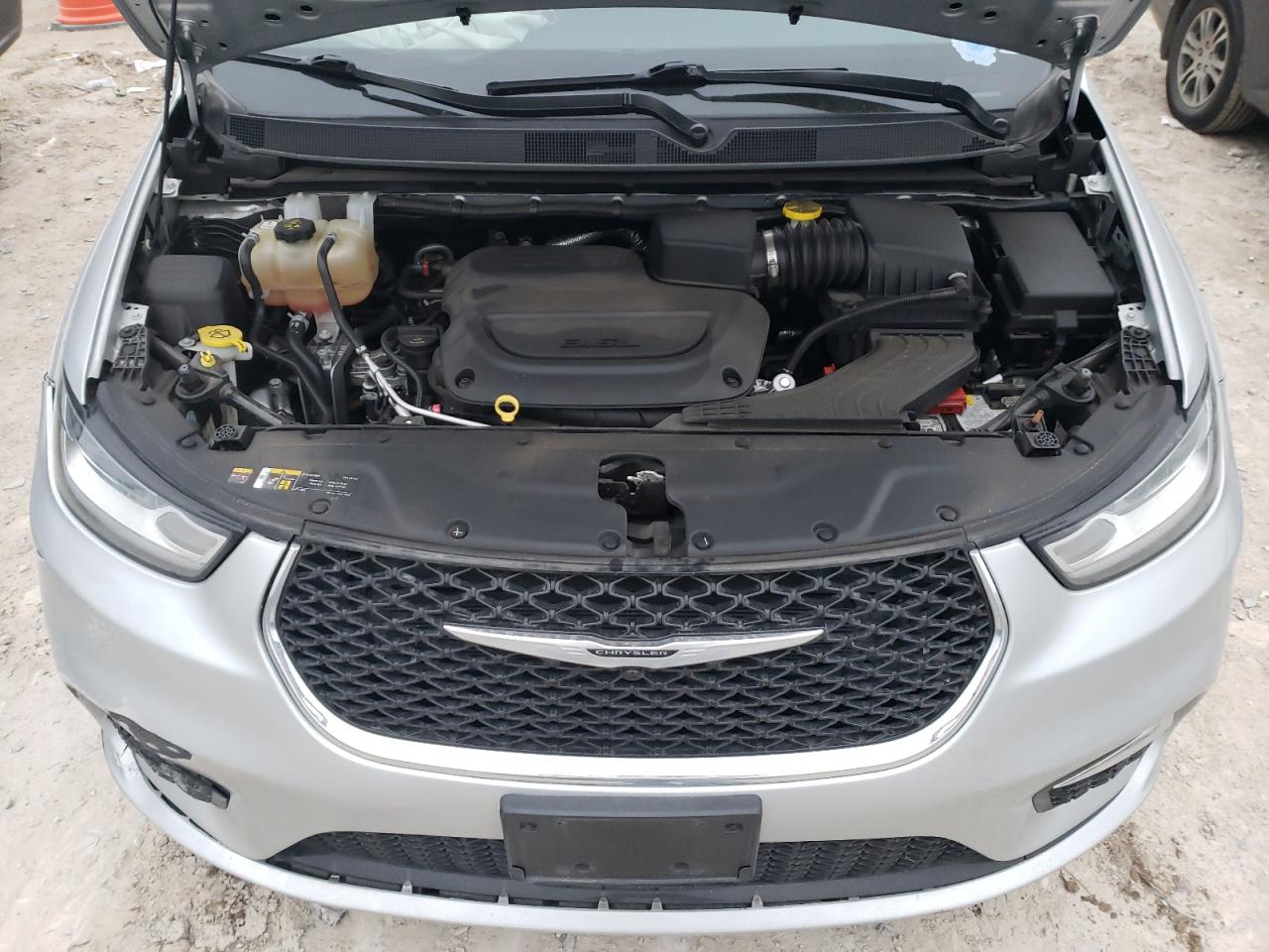 2022 Chrysler Pacifica - Image 12