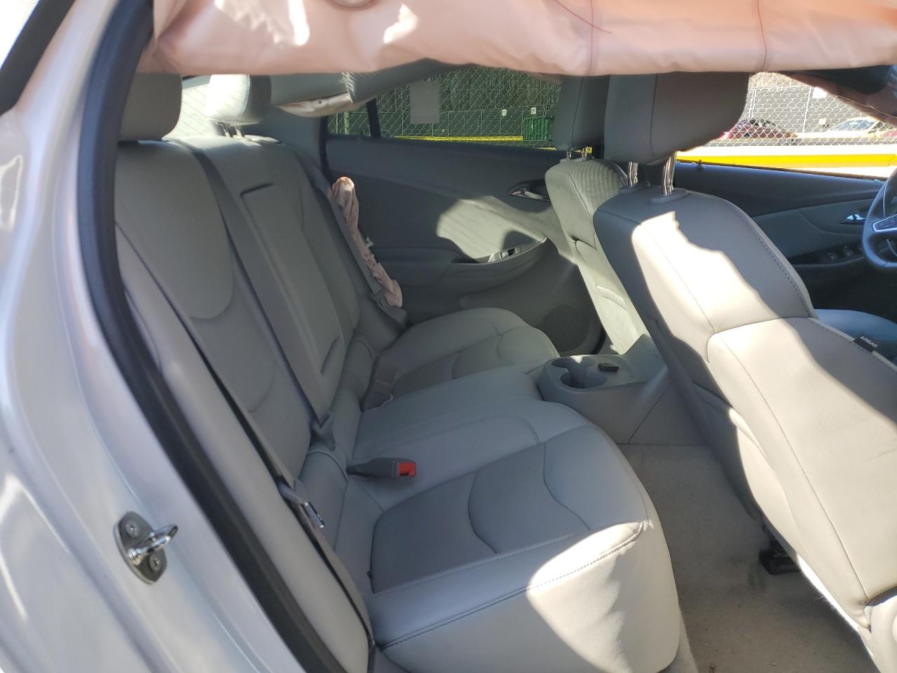 2017 Chevrolet Volt - Image 10