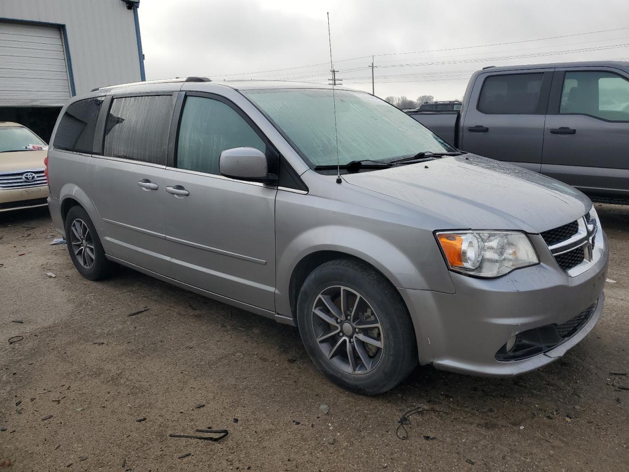 VIN 2C4RDGCG1HR656979 2017 DODGE CARAVAN no.4