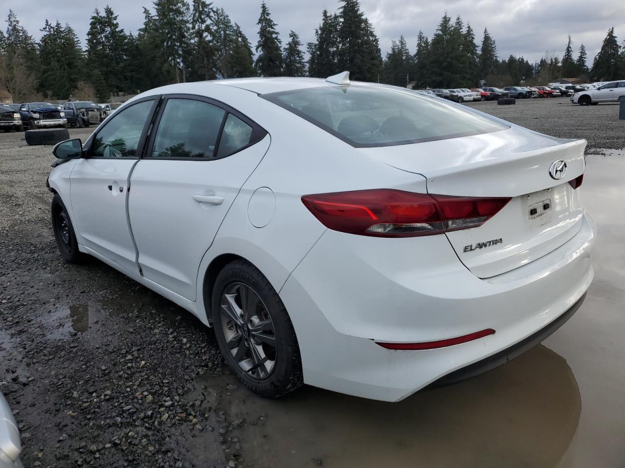 VIN 5NPD84LF8JH221240 2018 HYUNDAI ELANTRA no.2