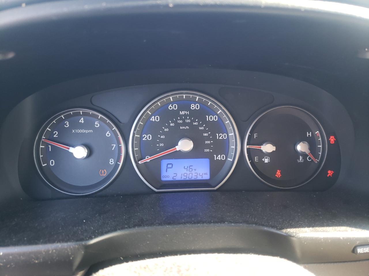 2012 Hyundai Santa Fe - Image 9