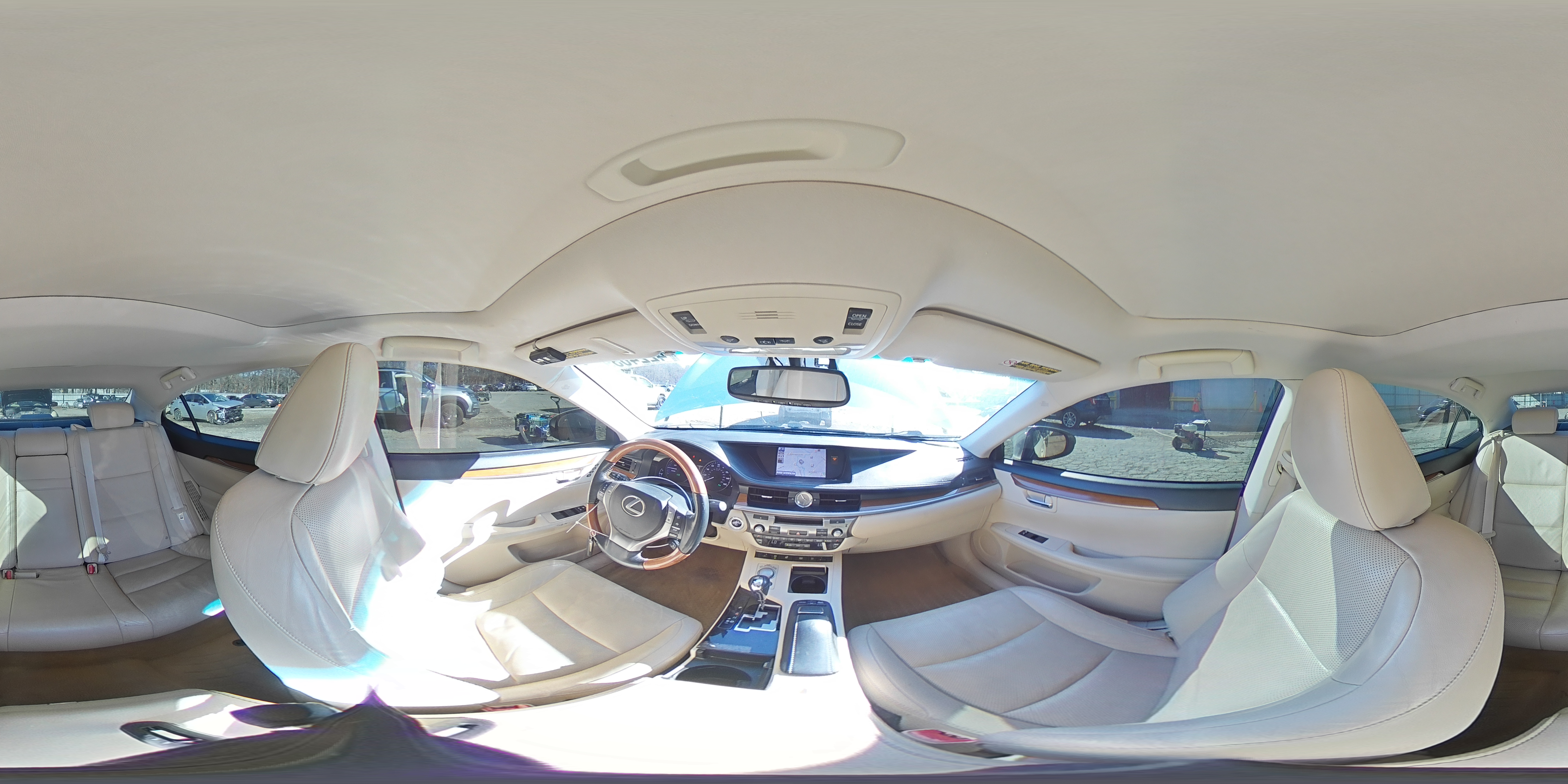 2013 Lexus ES - Image 14