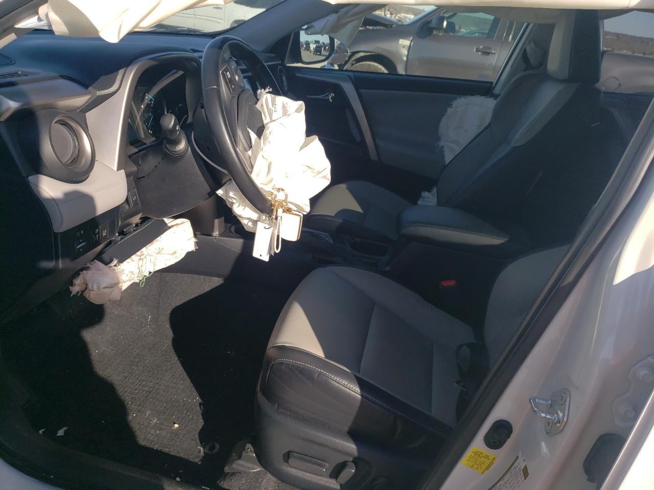 2018 Toyota RAV 4 - Image 7