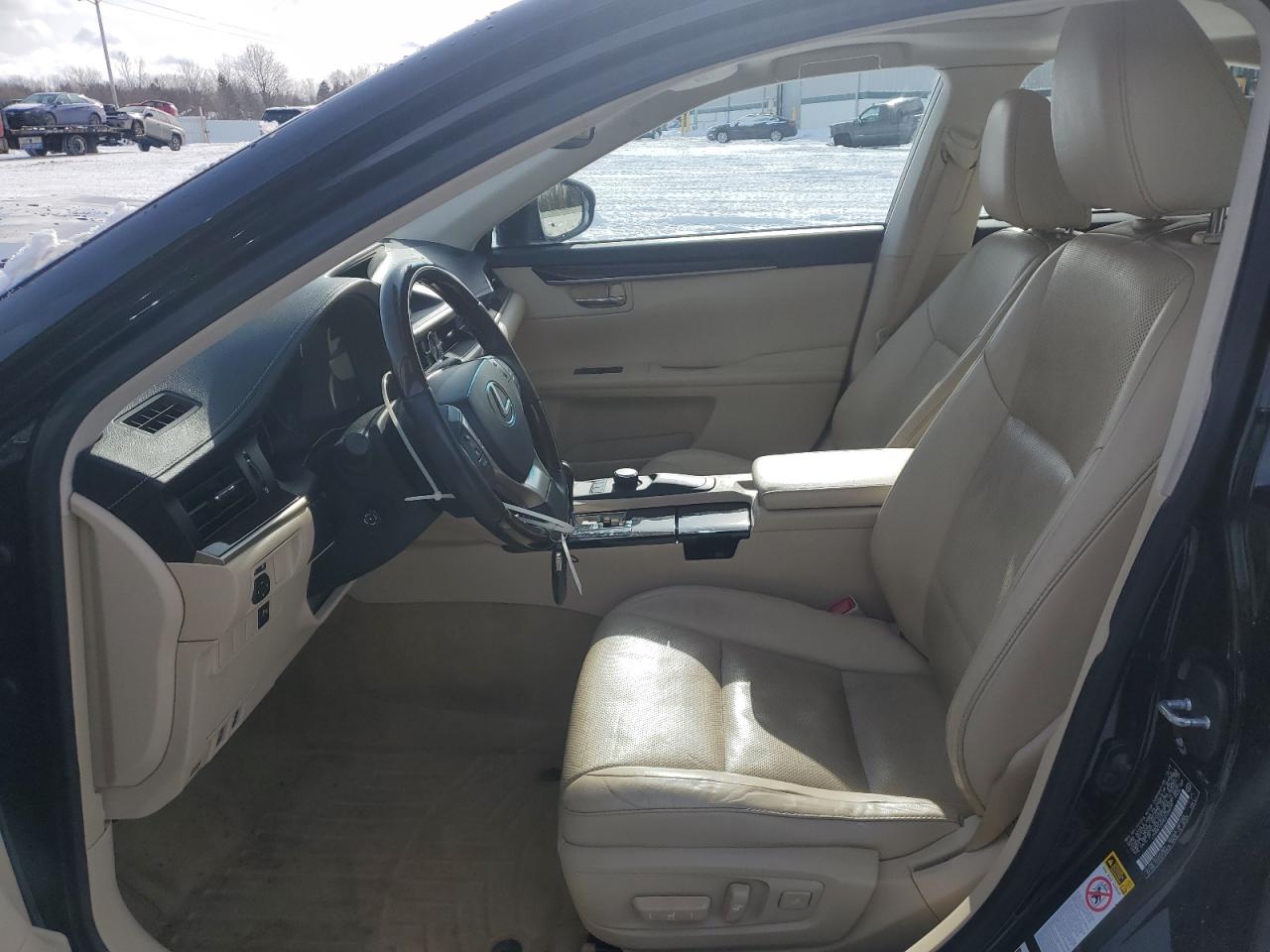 2014 Lexus ES - Image 7