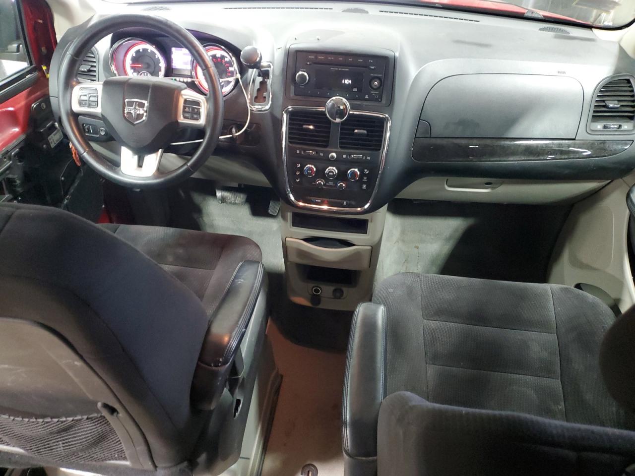 2014 Dodge Caravan - Image 8