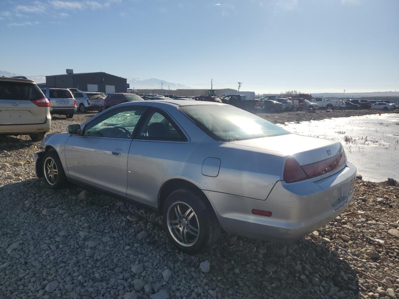 2000 Honda Accord - Image 2