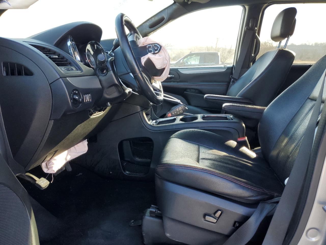 2019 Dodge Caravan - Image 7